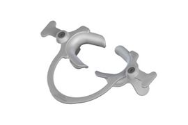 Cheek retractor