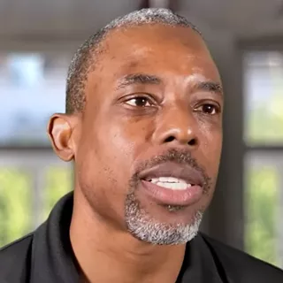 Portraits de quatre personnes différentes