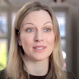 Portraits de quatre personnes différentes