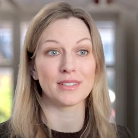 Portretele a patru persoane diferite