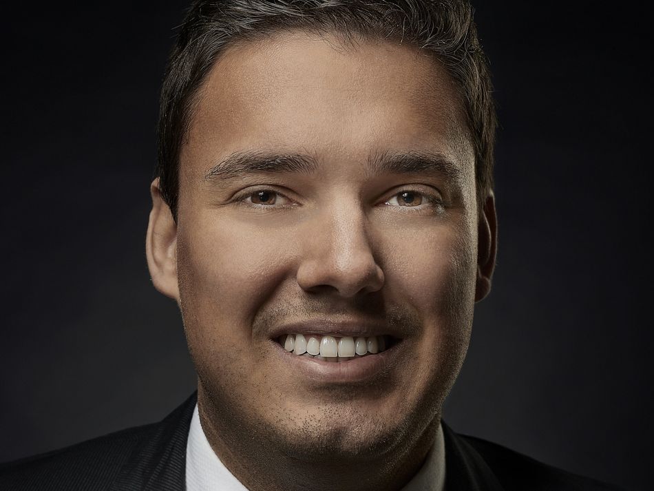 Dr  Vítor Sapata