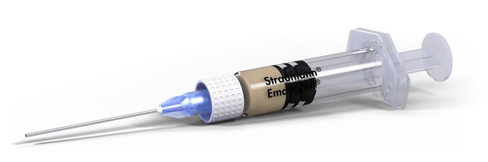 Fig. 9: Straumann® Emdogain® FL for minimally invasive flapless surgery. The fine cannula makes it easier to apply the gel.